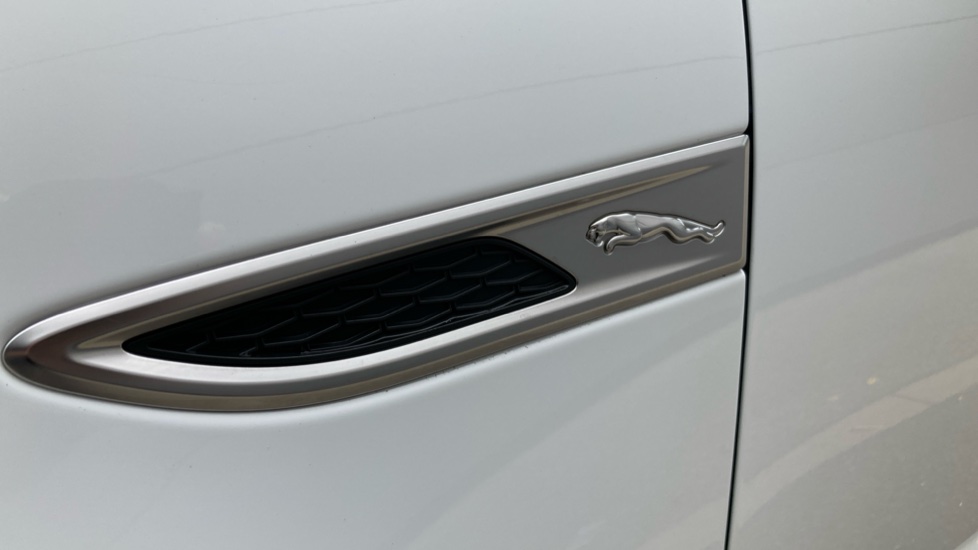 Jaguar E-Pace 2.0 D165 R-Dynamic S 5dr 2WD Diesel Estate - Image 49