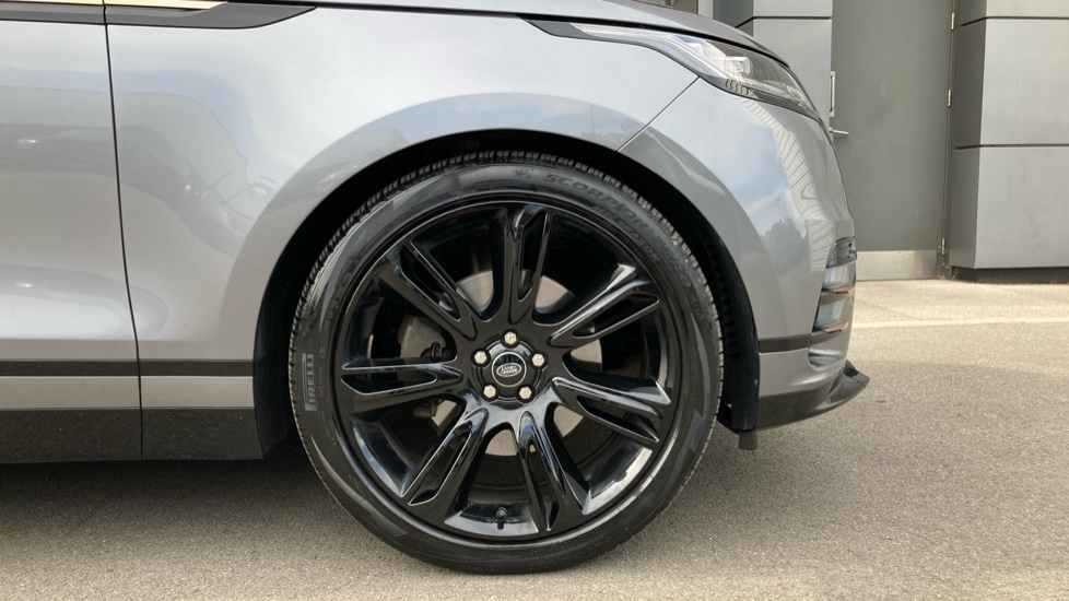 Land Rover Range Rover Velar 2.0 D200 R-Dynamic HSE 5dr Auto Diesel Estate - Image 8