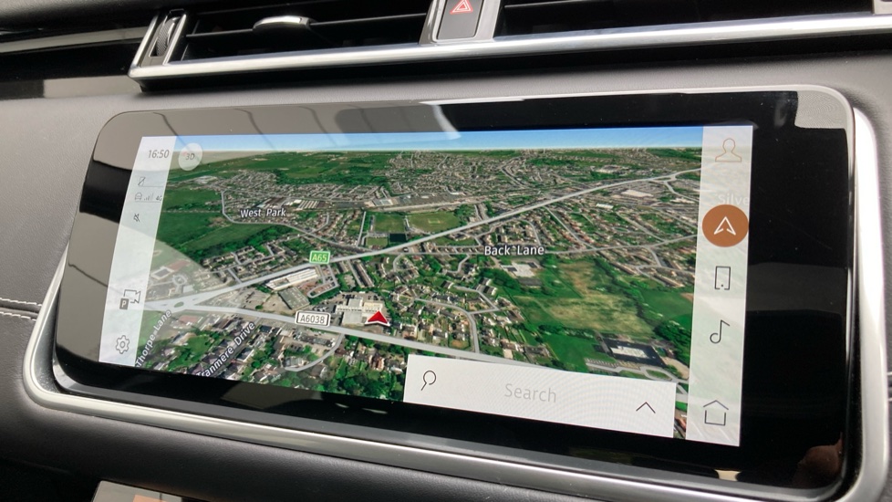 Land Rover Range Rover Velar 2.0 D200 R-Dynamic HSE 5dr Auto Diesel Estate - Image 11