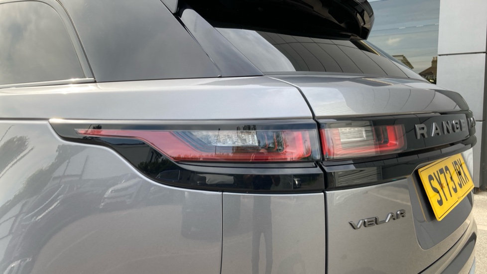 Land Rover Range Rover Velar 2.0 D200 R-Dynamic HSE 5dr Auto Diesel Estate - Image 19