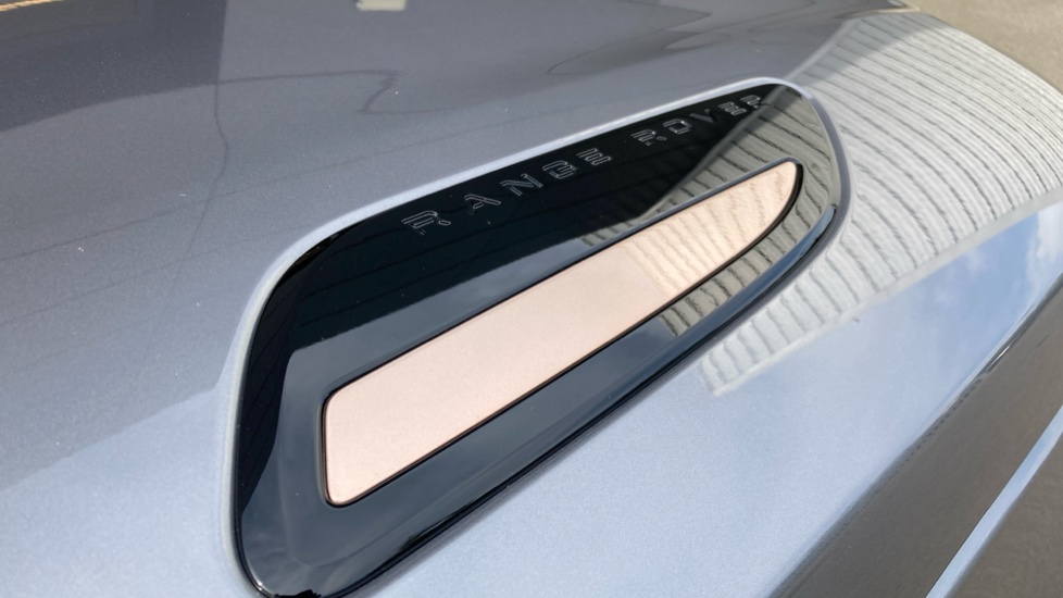 Land Rover Range Rover Velar 2.0 D200 R-Dynamic HSE 5dr Auto Diesel Estate - Image 21