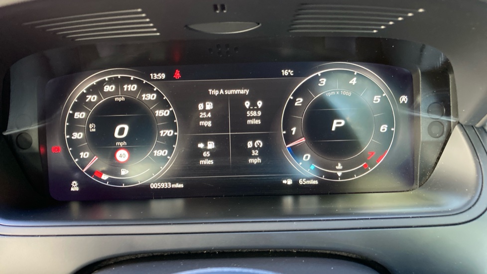 Jaguar F-Type 5.0 P450 Supercharged V8 75 2dr Auto Petrol Coupe - Image 16