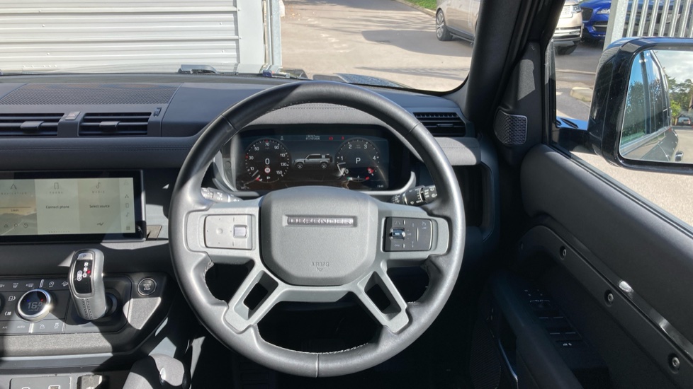Land Rover Defender 3.0 D250 X-Dynamic SE 110 5dr Auto Diesel Estate - Image 15