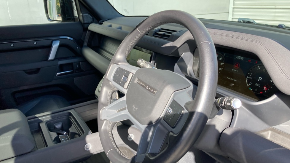 Land Rover Defender 3.0 D250 X-Dynamic SE 110 5dr Auto Diesel Estate - Image 26