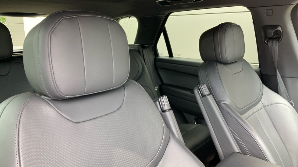 Land Rover Range Rover Sport 3.0 P400 Dynamic SE 5dr Auto Petrol Estate - Image 23