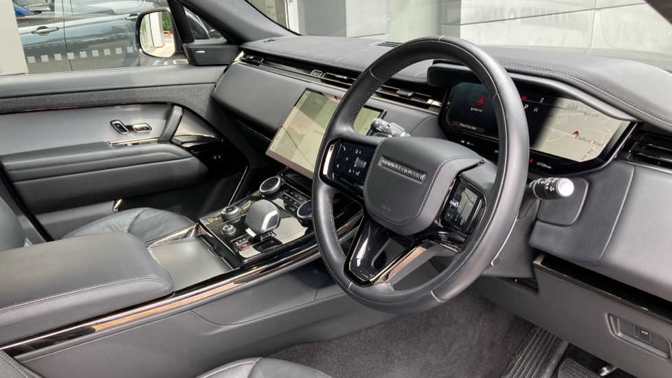 Land Rover Range Rover Sport 3.0 P400 Dynamic SE 5dr Auto Petrol Estate - Image 24