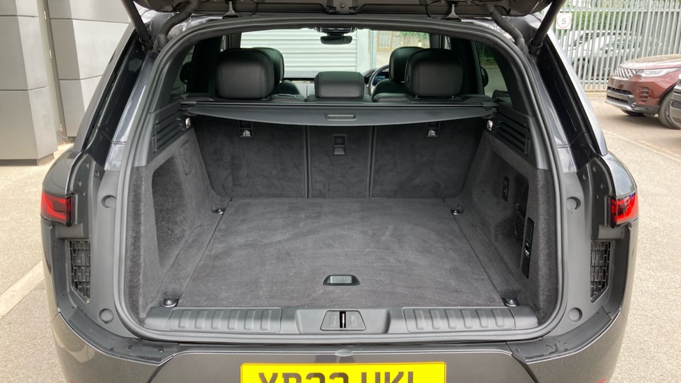 Land Rover Range Rover Sport 3.0 P400 Dynamic SE 5dr Auto Petrol Estate - Image 45