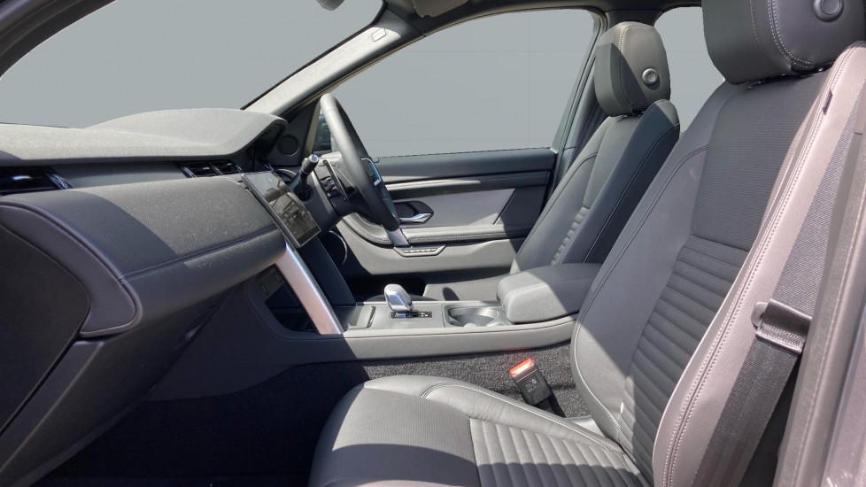 Land Rover Discovery Sport 1.5 P270e Dynamic SE 5dr Auto [5 Seat] Station Wagon - Image 3
