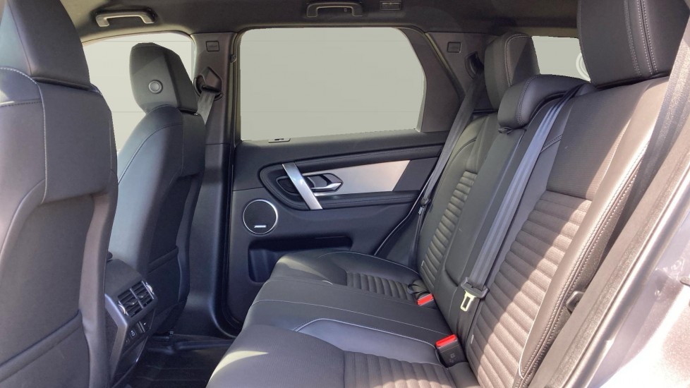 Land Rover Discovery Sport 1.5 P270e Dynamic SE 5dr Auto [5 Seat] Station Wagon - Image 4