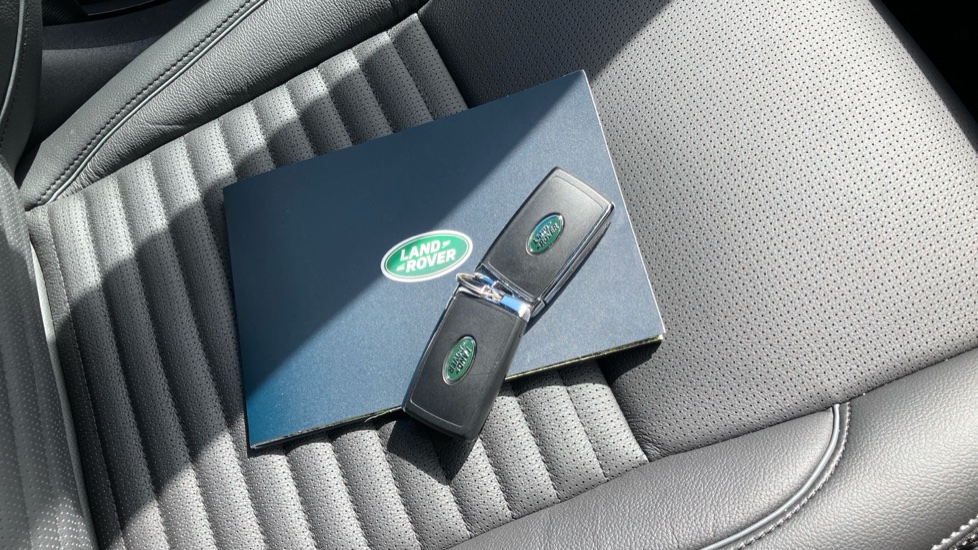 Land Rover Discovery Sport 1.5 P270e Dynamic SE 5dr Auto [5 Seat] Station Wagon - Image 30