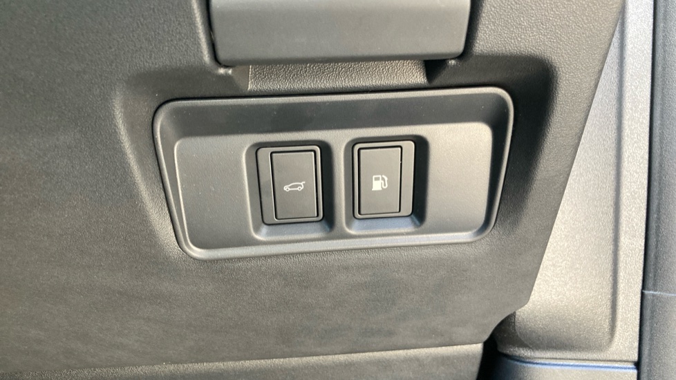 Land Rover Discovery Sport 1.5 P270e Dynamic SE 5dr Auto [5 Seat] Station Wagon - Image 34