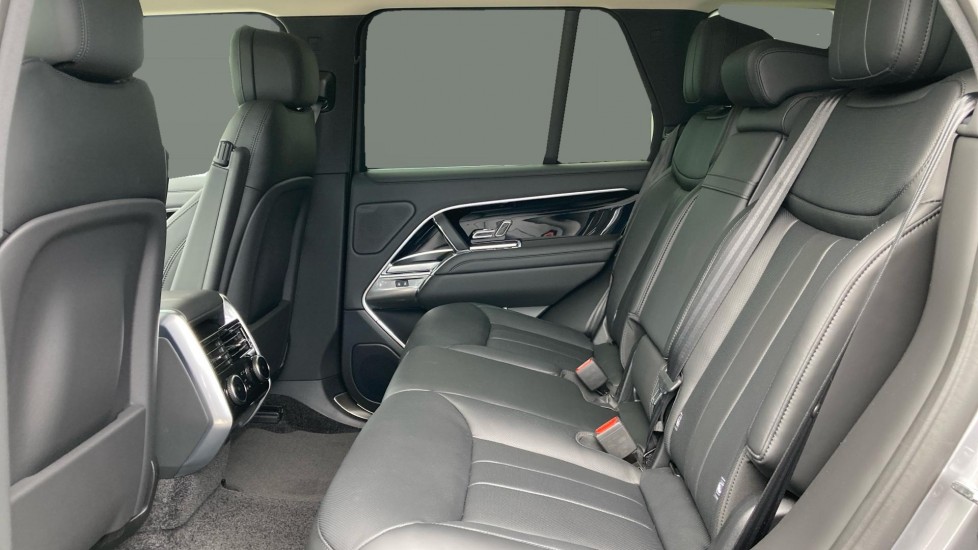 Land Rover Range Rover 3.0 P460e HSE 4dr Auto Estate - Image 4