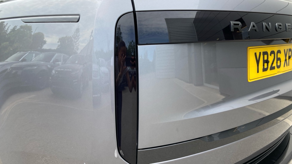 Land Rover Range Rover 3.0 P460e HSE 4dr Auto Estate - Image 19