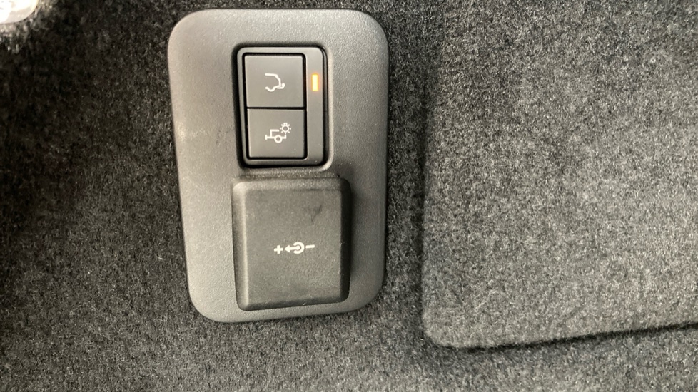 Land Rover Range Rover Evoque 2.0 D200 Dynamic SE 5dr Auto Diesel Hatchback - Image 44