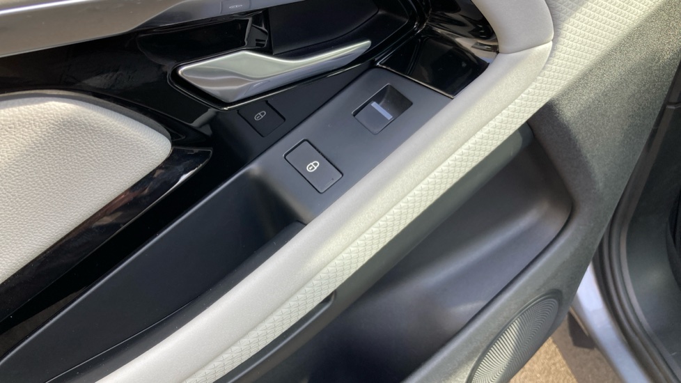 Land Rover Range Rover Evoque 2.0 D150 S 5dr Auto Diesel Hatchback - Image 42