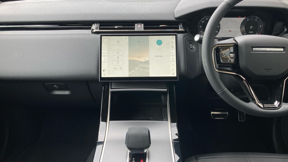 Land Rover Range Rover Velar 2.0 D200 MHEV Dynamic SE 5dr Auto Diesel Estate - Image 14