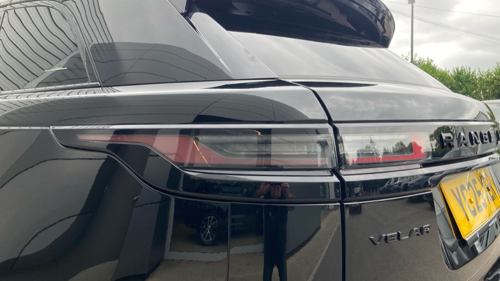 Land Rover Range Rover Velar 2.0 D200 MHEV Dynamic SE 5dr Auto Diesel Estate - Image 19