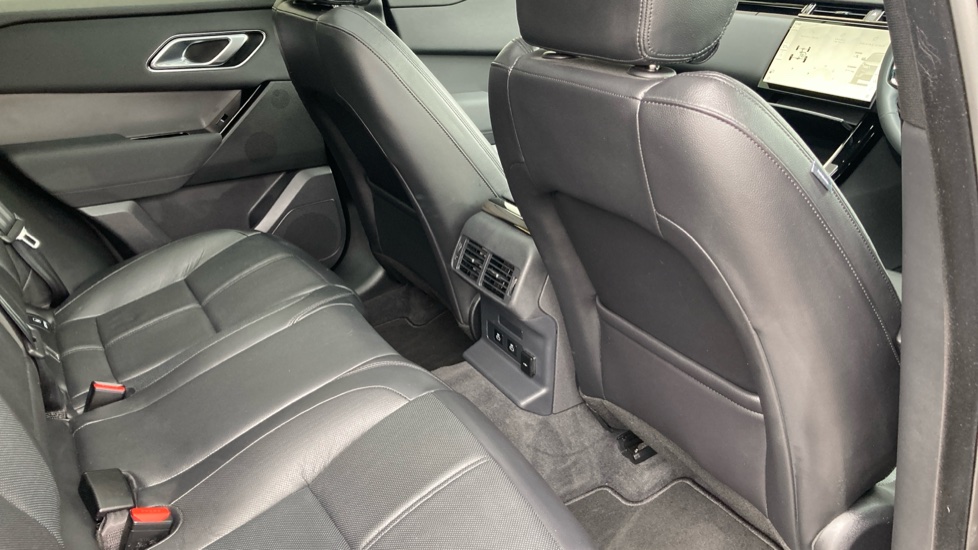 Land Rover Range Rover Velar 2.0 D200 MHEV Dynamic SE 5dr Auto Diesel Estate - Image 36