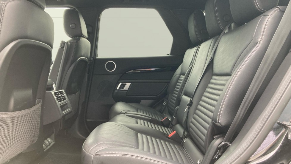 Land Rover Discovery 3.0 D250 S 5dr Auto Diesel Station Wagon - Image 4