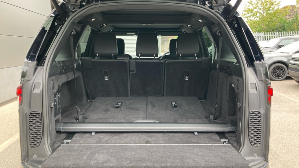 Land Rover Discovery 3.0 D250 S 5dr Auto Diesel Station Wagon - Image 10