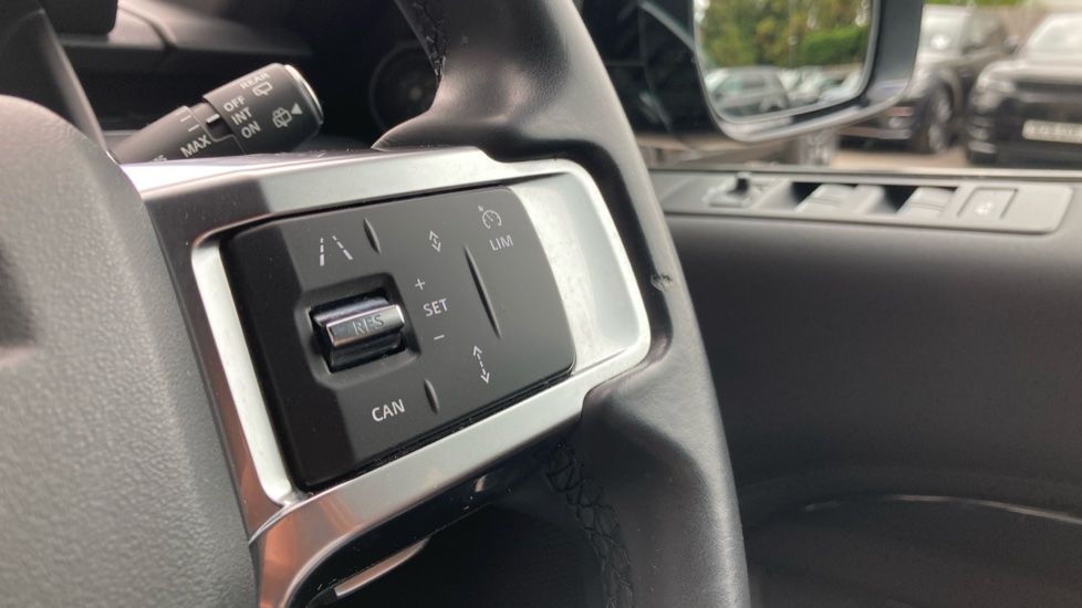 Land Rover Discovery 3.0 D250 S 5dr Auto Diesel Station Wagon - Image 22
