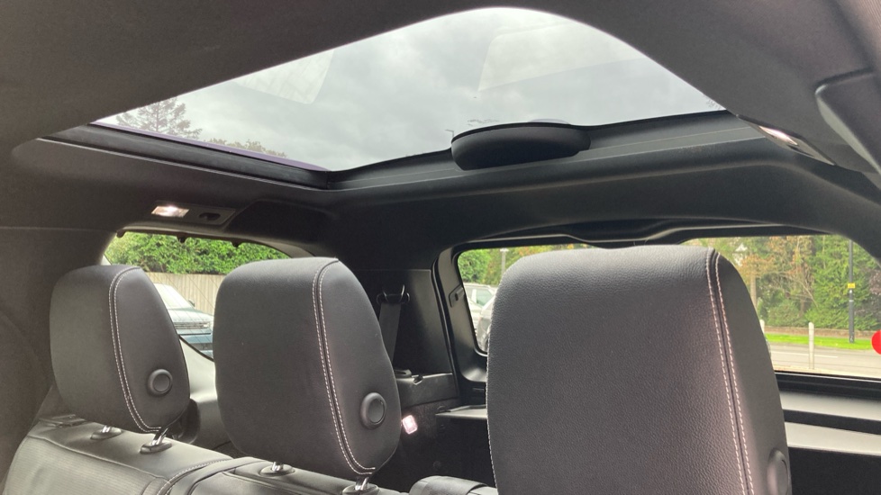 Land Rover Discovery 3.0 D250 S 5dr Auto Diesel Station Wagon - Image 48