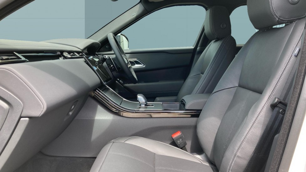 Land Rover Range Rover Velar 2.0 D200 MHEV Belgravia Edition 5dr Auto Diesel Estate - Image 3