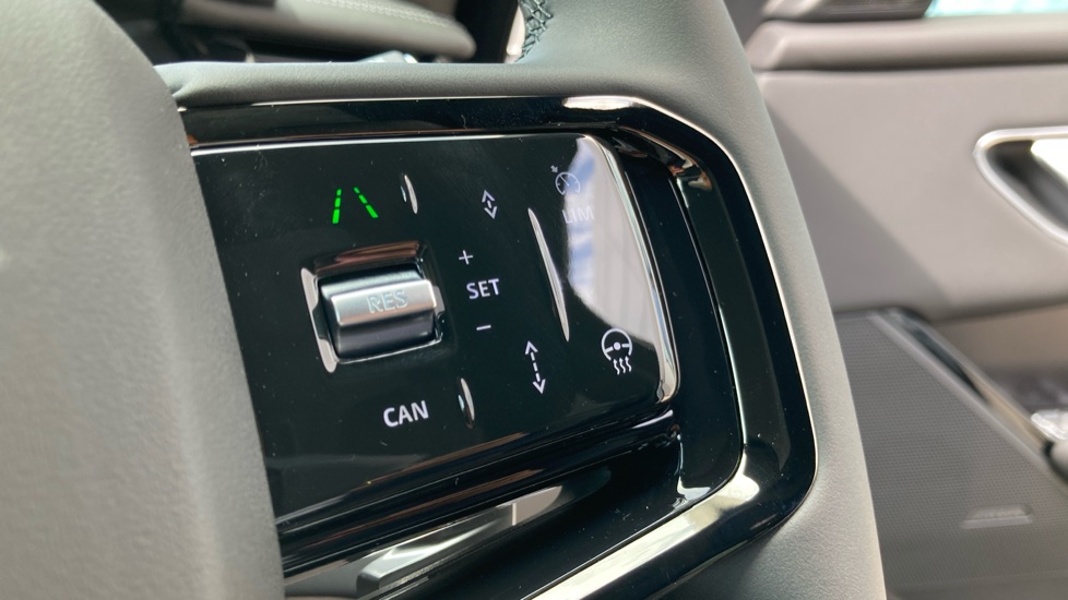 Land Rover Range Rover Velar 2.0 D200 MHEV Belgravia Edition 5dr Auto Diesel Estate - Image 46