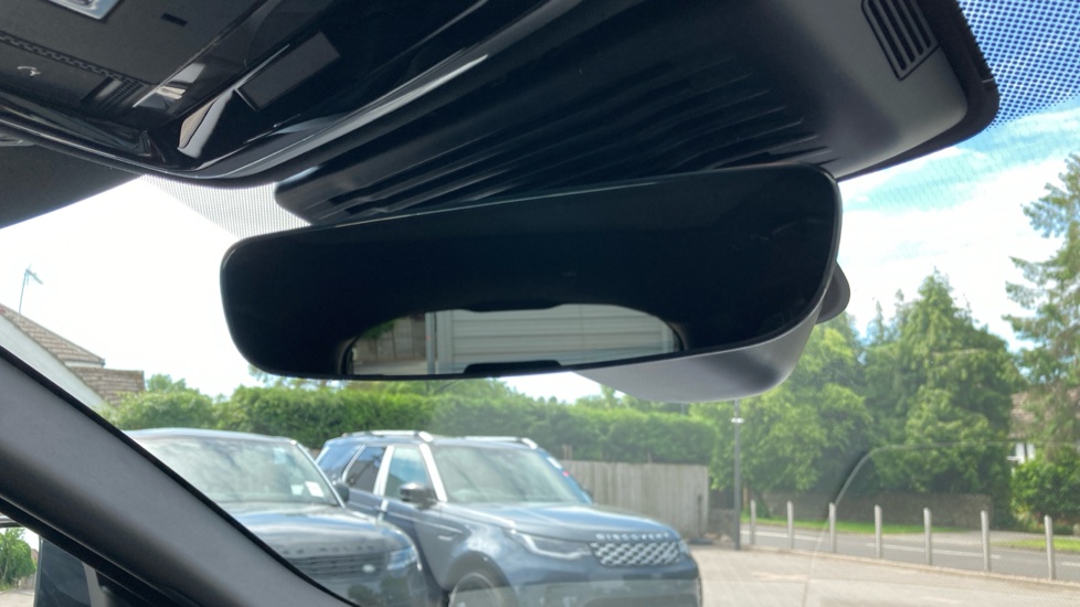 Land Rover Range Rover Velar 2.0 D200 MHEV Belgravia Edition 5dr Auto Diesel Estate - Image 53