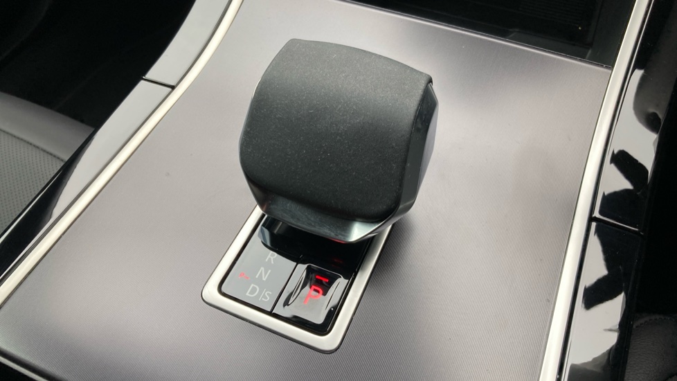 Land Rover Range Rover Evoque 2.0 D200 Dynamic SE 5dr Auto Diesel Hatchback - Image 13