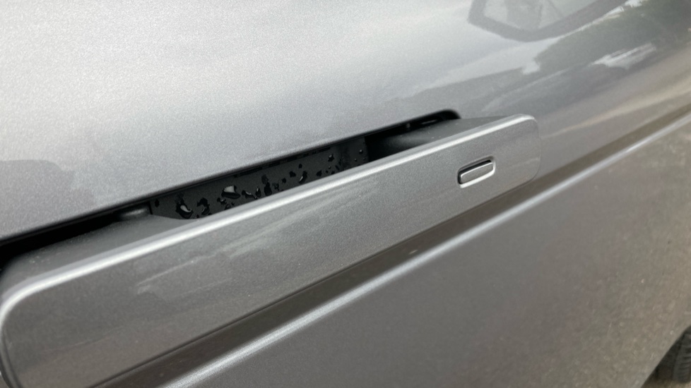 Land Rover Range Rover Evoque 2.0 D200 Dynamic SE 5dr Auto Diesel Hatchback - Image 20