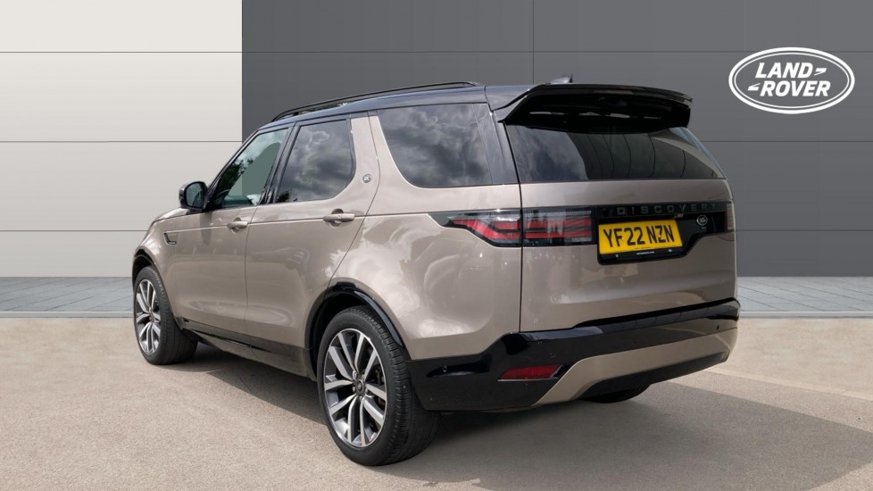Land Rover Discovery 3.0 D300 R-Dynamic SE 5dr Auto Diesel Station Wagon - Image 2