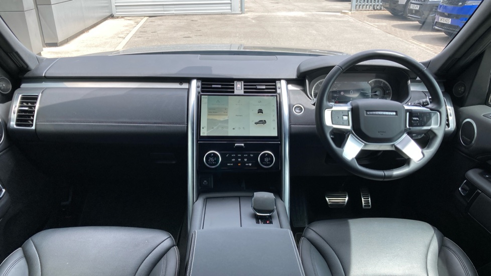 Land Rover Discovery 3.0 D300 R-Dynamic SE 5dr Auto Diesel Station Wagon - Image 9