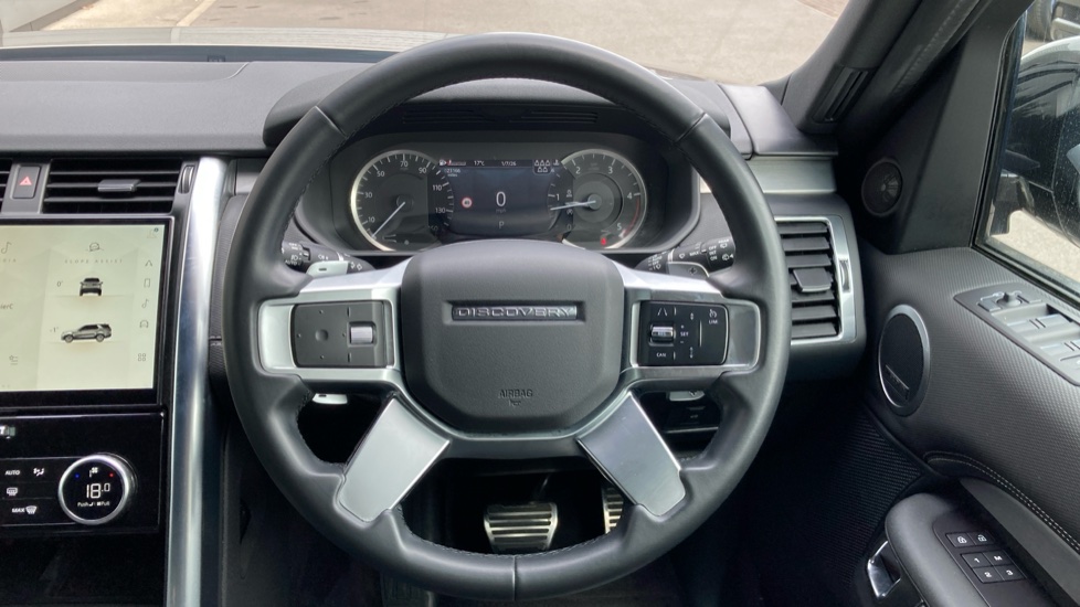 Land Rover Discovery 3.0 D300 R-Dynamic SE 5dr Auto Diesel Station Wagon - Image 15