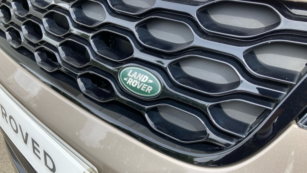 Land Rover Discovery 3.0 D300 R-Dynamic SE 5dr Auto Diesel Station Wagon - Image 20