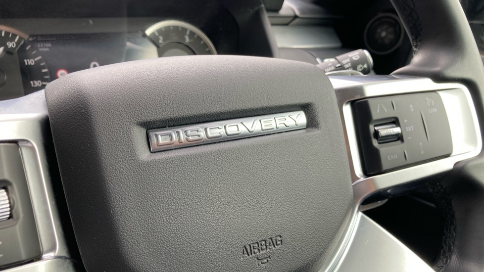 Land Rover Discovery 3.0 D300 R-Dynamic SE 5dr Auto Diesel Station Wagon - Image 52