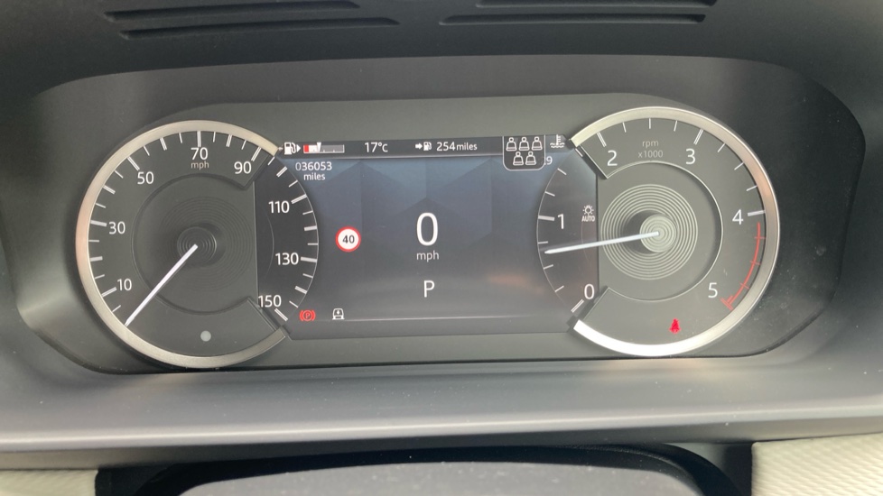 Land Rover Discovery 3.0 D300 R-Dynamic SE 5dr Auto Diesel Station Wagon - Image 16