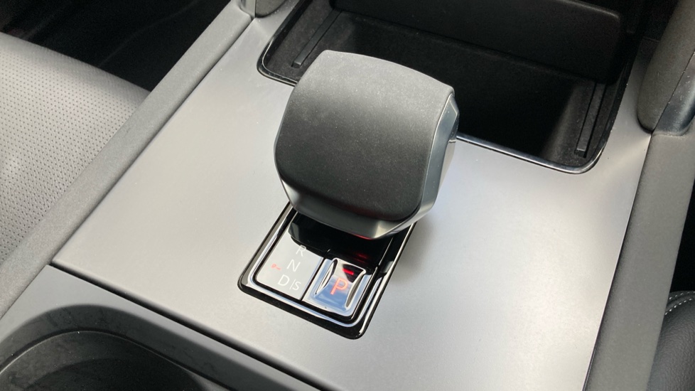 Land Rover Discovery Sport 2.0 D200 Landmark 5dr Auto [7 Seat] Diesel Station Wagon - Image 13