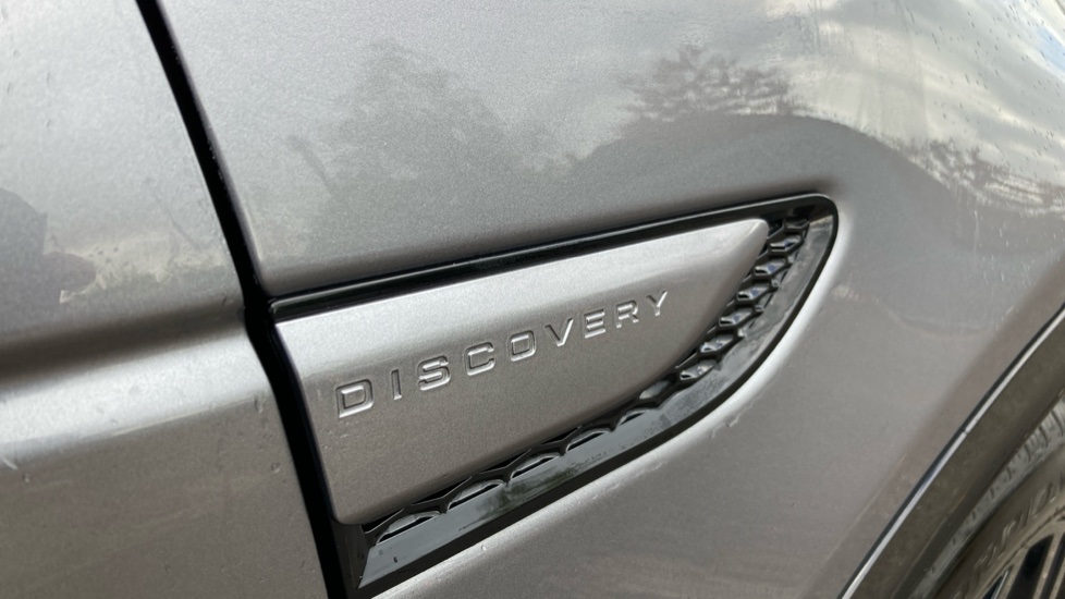 Land Rover Discovery Sport 2.0 D200 Landmark 5dr Auto [7 Seat] Diesel Station Wagon - Image 20