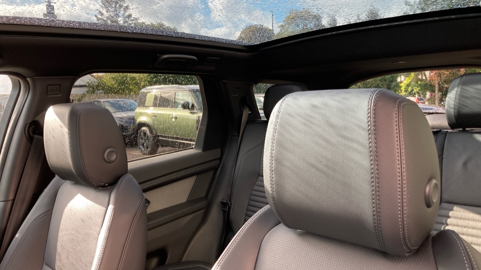 Land Rover Discovery Sport 2.0 D200 Landmark 5dr Auto [7 Seat] Diesel Station Wagon - Image 57