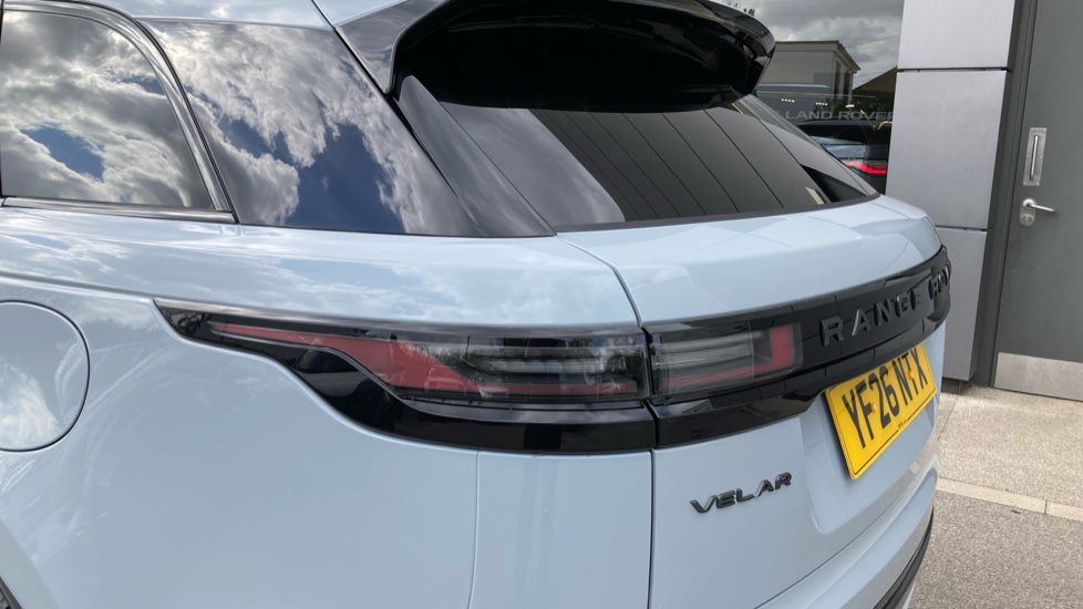 Land Rover Range Rover Velar 2.0 P400e Dynamic SE 5dr Auto Estate - Image 19
