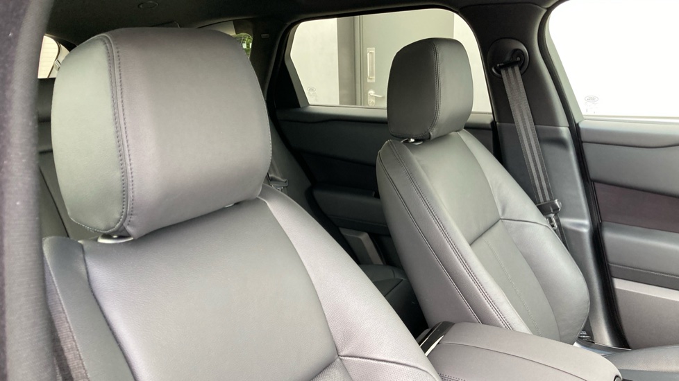 Land Rover Range Rover Velar 2.0 P400e Dynamic SE 5dr Auto Estate - Image 25