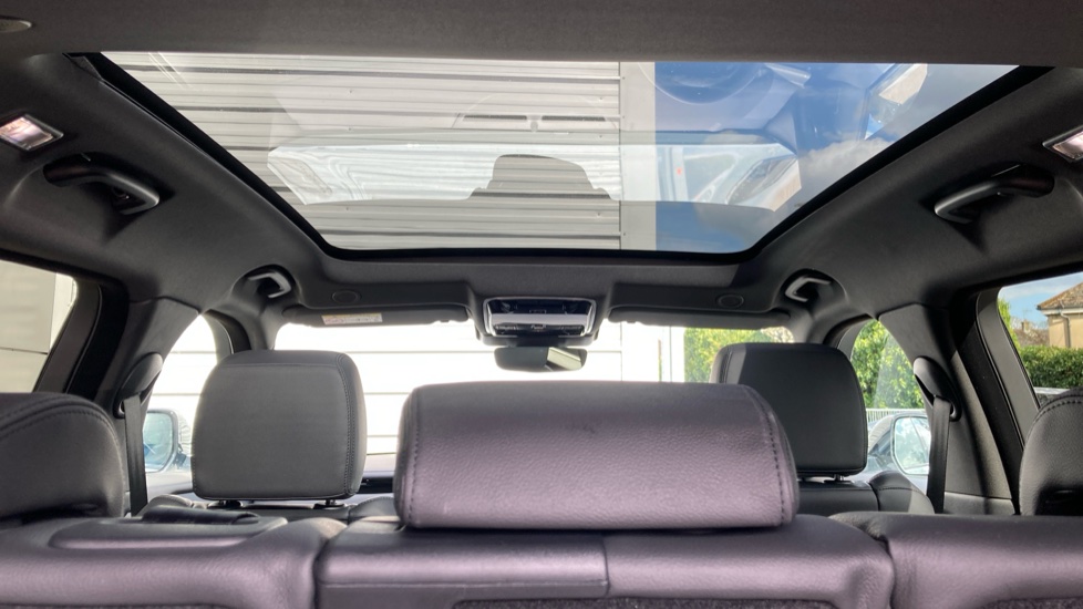 Land Rover Range Rover Velar 2.0 P400e Dynamic SE 5dr Auto Estate - Image 41