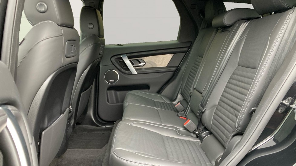 Land Rover Discovery Sport 2.0 D200 Metropolitan 5dr Auto [5 Seat] Diesel Station Wagon - Image 4