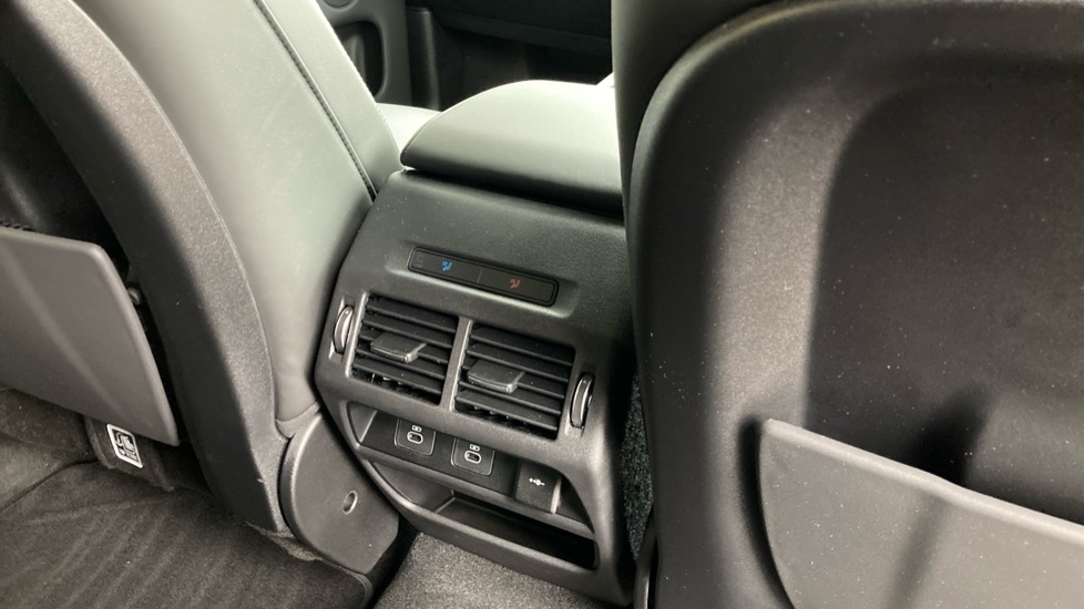 Land Rover Discovery Sport 2.0 D200 Metropolitan 5dr Auto [5 Seat] Diesel Station Wagon - Image 18