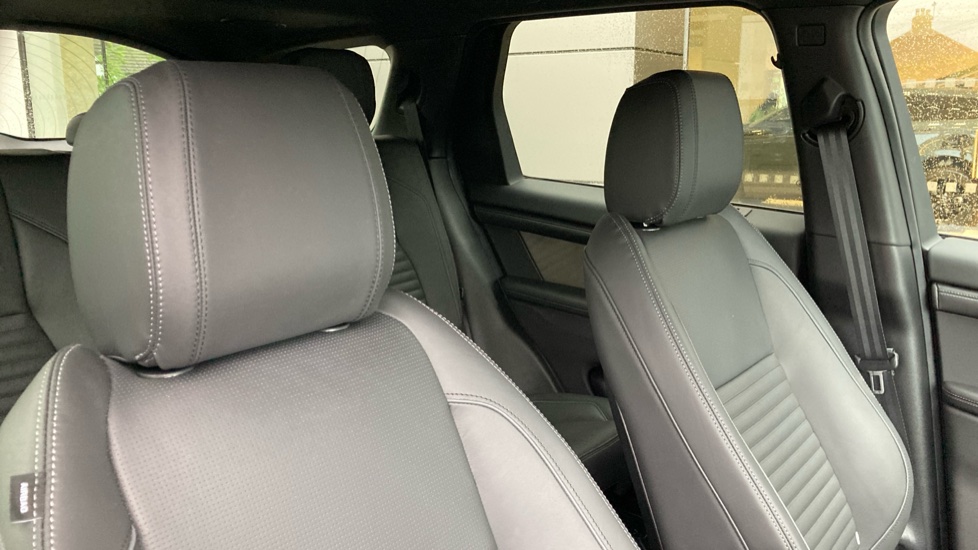 Land Rover Discovery Sport 2.0 D200 Metropolitan 5dr Auto [5 Seat] Diesel Station Wagon - Image 23