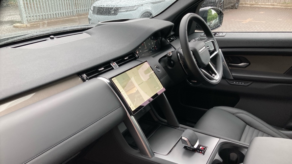 Land Rover Discovery Sport 2.0 D200 Metropolitan 5dr Auto [5 Seat] Diesel Station Wagon - Image 48