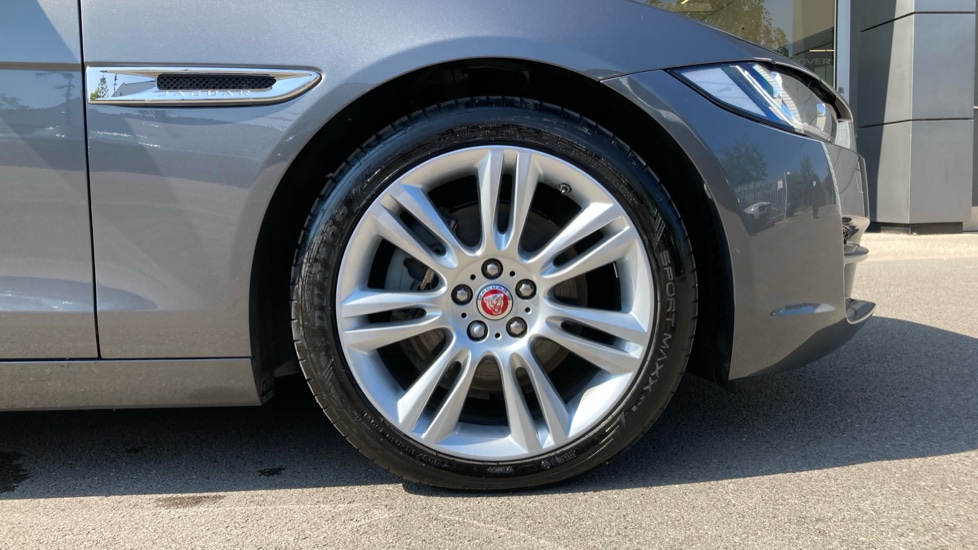 Jaguar XE 2.0d [180] Portfolio 4dr Auto Diesel Saloon - Image 8
