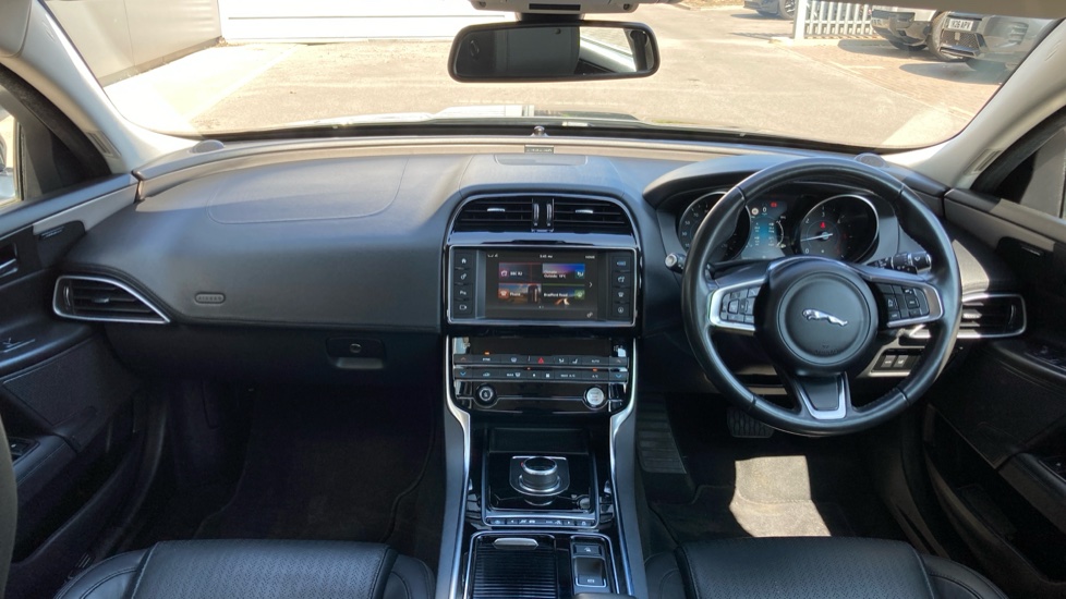 Jaguar XE 2.0d [180] Portfolio 4dr Auto Diesel Saloon - Image 9