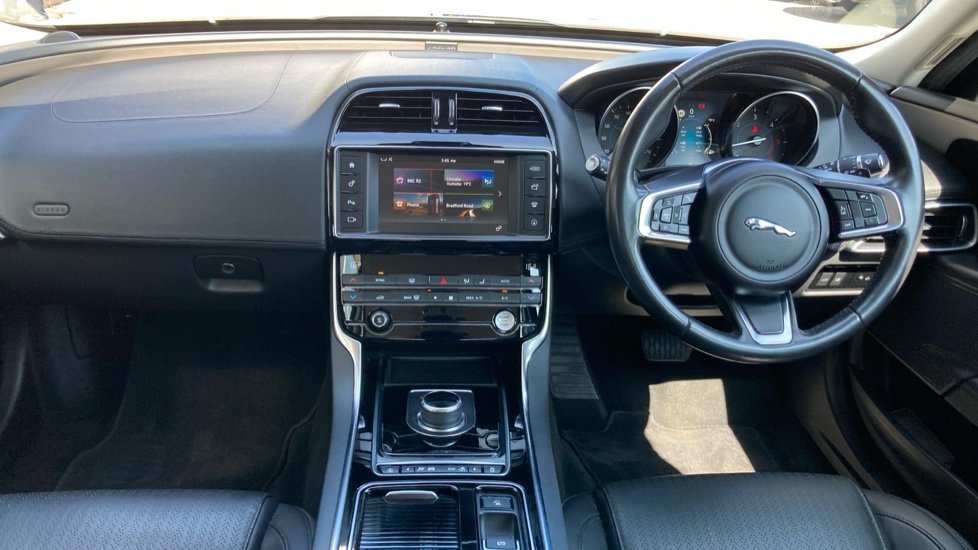 Jaguar XE 2.0d [180] Portfolio 4dr Auto Diesel Saloon - Image 14